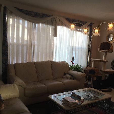 Somerset Calgary B&B エクステリア 写真